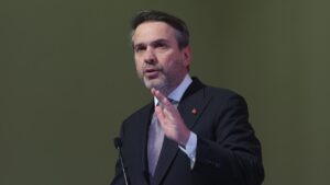 alparslan bayraktar 2408854