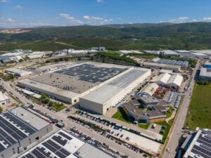 Karsan Bursa fabrikasına kurduğu güneş panelleriyle temiz enerji üretimine başladı 3 karsan elektrik ihtiyacinin yuzde 25 ini gunesten karsilayacak208681 1