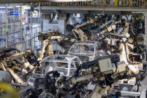 Otomobil devinde binlerce işçiden grev 3 unlu otomobil firmasinda buyuk grev binlerce isci robotlara karsi 135 milyon dolarlik 1804281 202607201341 20260720134128 1