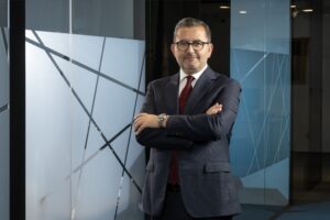 1786520636 Ayhan Sincek