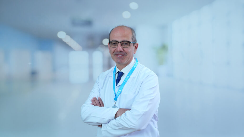 Karaciğer kitleleri uzun süre belirti vermeden ilerleyebiliyor 3 Karaciğer kitleleri çoğu zaman rutin kontrollerde ortaya çıkıyor. Prof. Dr. Cem İbiş, belirtiler, risk faktörleri ve tedavi seçeneklerini anlattı. TÜRKİYE'DE İŞ DÜNYASI