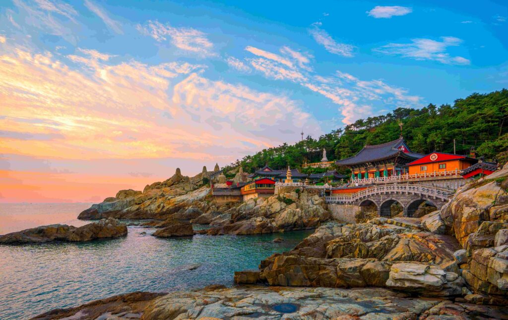 Japonya ve Güney Kore seyahatlerinde ilgi yüzde 30 arttı 5 1787906529 Dawn Busan ehri Busan G ney Kore deki Haedong Yonggungsa Tap na