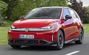 226 beygirlik yeni GTI 1976 model Golf'ün gerisinde kaldı 3 50 yillik golf bile volkswagen in ilk elektrikli gti indan hizli209789 5