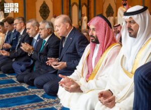 Mekke’de üç güç aynı masaya oturdu! Türkiye, Pakistan ve Suudi Arabistan’ın yeni güvenlik hesabı 6 HPH0 iqW8AA2Clp