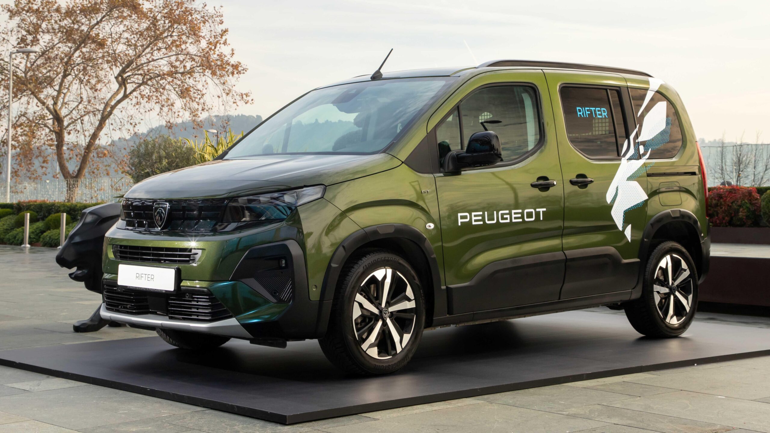 Peugeot ağustos ayına özel sıfır faizli finansman fırsatlarını duyurdu 6 PEUGEOT Rifter scaled