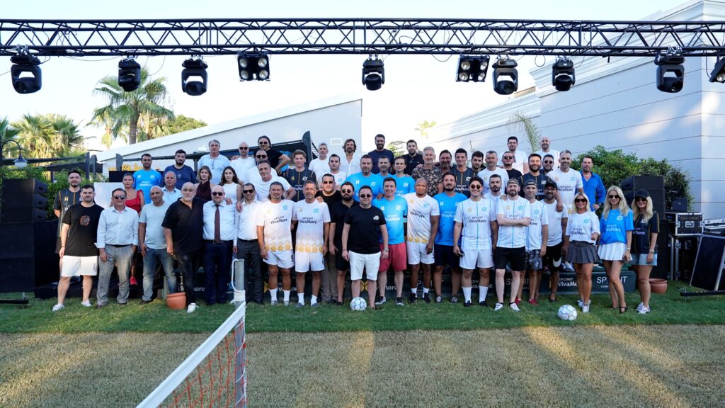 Spoint VivaMore spor dünyasını Kıbrıs’ta buluşturdu 3 SPOINT Construction’ın Kuzey Kıbrıs’ın İskele bölgesinde geliştirdiği Spoint VivaMore projesi, spor dünyasının tanınan isimleri, spor basını temsilcileri ve influencer’ları ağırladı. |TÜRKİYE'DE İŞ DÜNYASI DERGİSİ