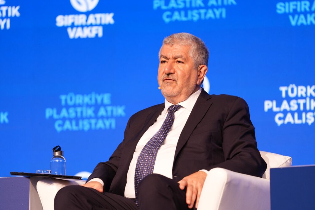 Türkiye Plastik Atık Çalıştayı’nda 2053 vizyonu ele alındı 4 Sıfır Atık Vakfı tarafından “Gelecek İçin Sıfır Atık – Ortak Akıl Platformu” kapsamında düzenlenen Türkiye Plastik Atık Çalıştayı, kamu kurumlarının üst düzey temsilcilerini bir araya getirdi. | TÜRKİYE'DE İŞ DÜNYASI DERGİSİ