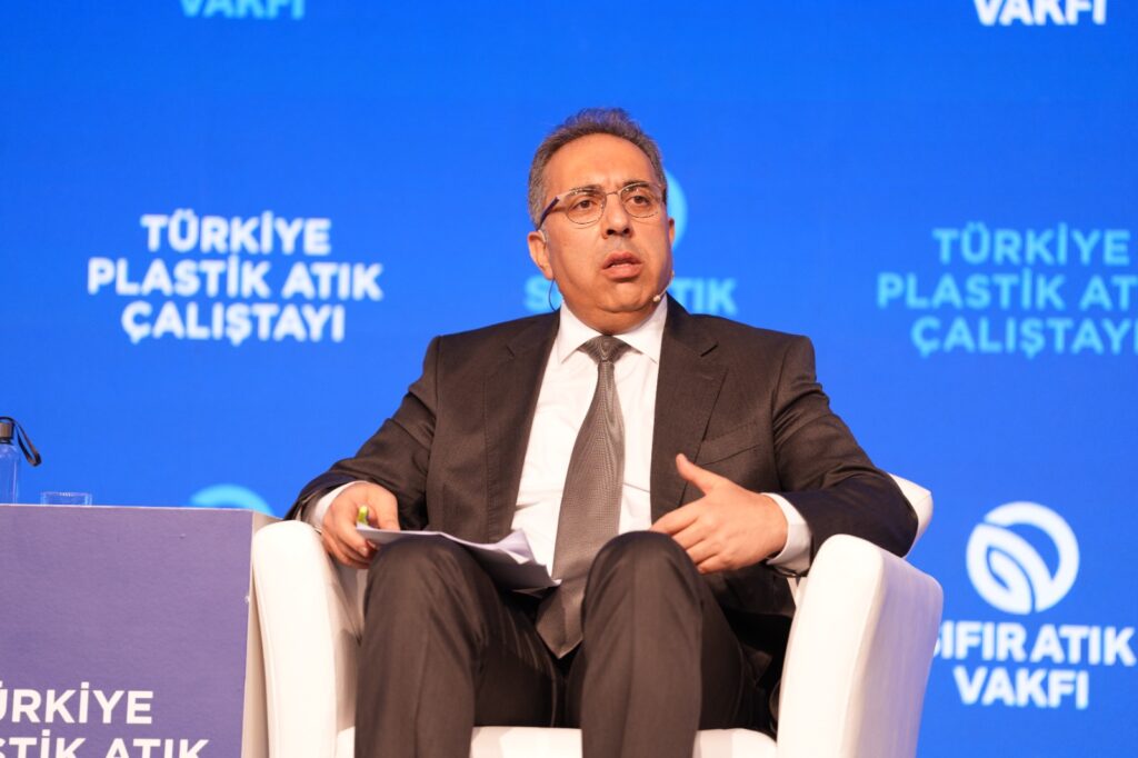 Türkiye Plastik Atık Çalıştayı’nda 2053 vizyonu ele alındı 6 Sıfır Atık Vakfı tarafından “Gelecek İçin Sıfır Atık – Ortak Akıl Platformu” kapsamında düzenlenen Türkiye Plastik Atık Çalıştayı, kamu kurumlarının üst düzey temsilcilerini bir araya getirdi. | TÜRKİYE'DE İŞ DÜNYASI DERGİSİ