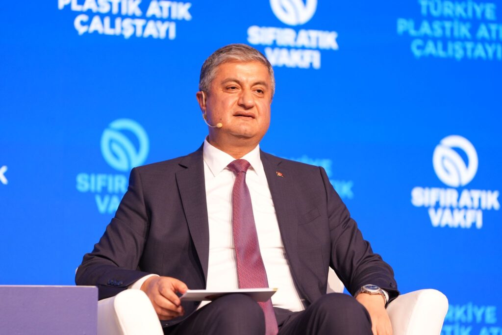 Plastik atıkla mücadelede yerel deneyimler ortak zeminde buluştu 4 Sıfır Atık Vakfı öncülüğünde düzenlenen Türkiye Plastik Atık Çalıştayı, plastik kirliliğiyle mücadelede ulusal politikalar ile yerel uygulamaları aynı zeminde buluşturdu. | TÜRKİYE'DE İŞ DÜNYASI