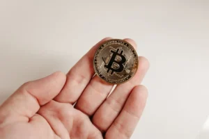 Bitcoin için yeni rekor tahmini: 126 bin dolar beklentisi 3 bitcoin 5 ksod