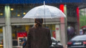 İstanbul'da hava aniden soğuyor sıcaklıklar bir günde 11 derece birden düşecek 3 bu ne soguk diyecegiz hava bir gunde degisecek 32 dereceyi goren istanbul sasiracak 1811831 photogallery 20260826200922 6