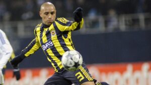 Fenerbahçe'nin eski yıldızı Roberto Carlos Müslüman oldu: 4 hafta önce Kelime-i Şehadet getirdi 5 dunyaca unlu futbolcu roberto carlos musluman oldu haberi ak partili vekil duyurdu 1810056 202608181805 20260818180508 2