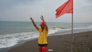 kirmizi bayrak irZ7 cover