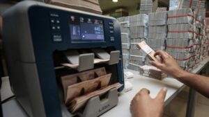 Bakanlık açıkladı: Bütçe temmuzda 378,1 milyar TL açık verdi 3 para sayma makinesi 2311423