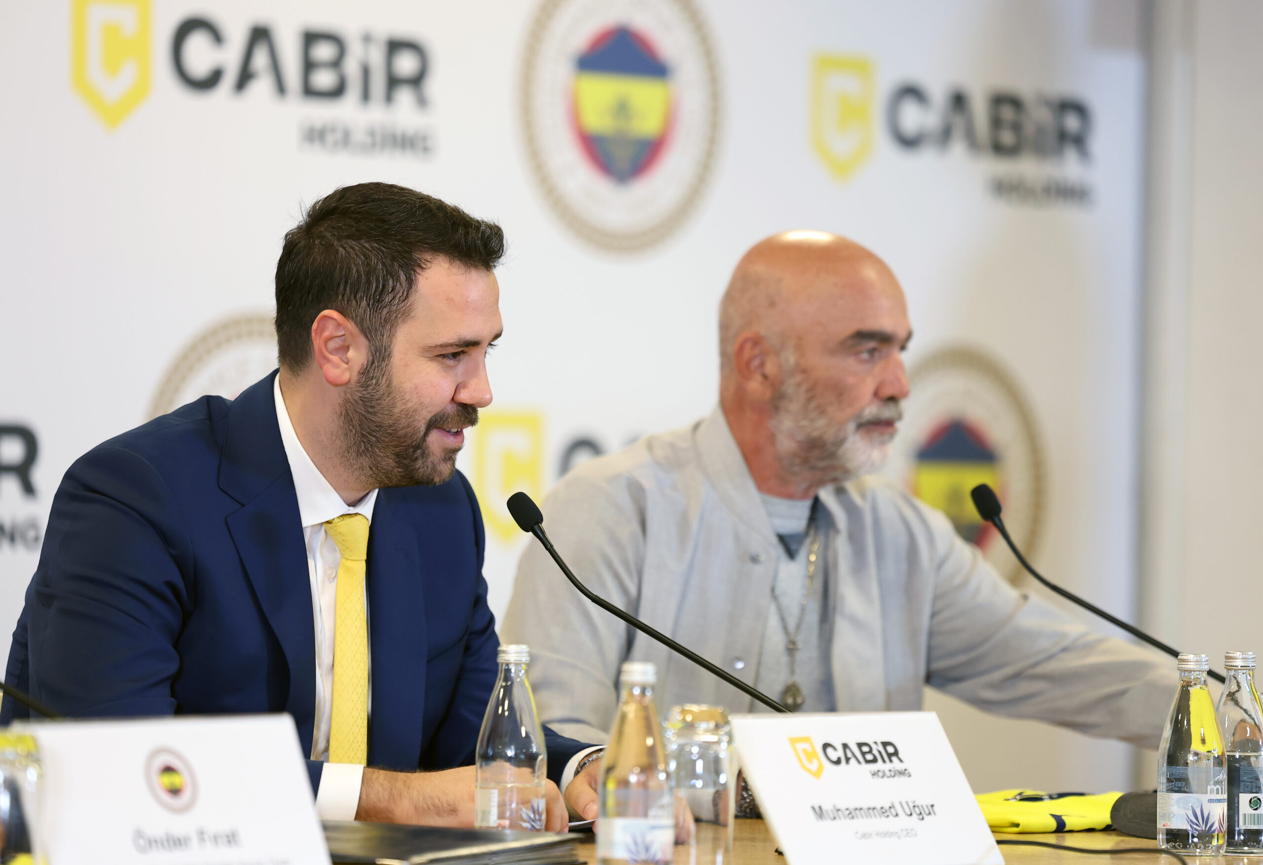 Cabir Holding Fenerbahçe futbol a takımı’nın sağ kol sponsoru oldu. TÜRKİYEDE İŞ DÜNYASI DERGİSİ 