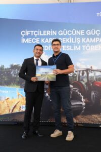 İş Bankası’nın İmeceKart kampanyasında traktörler sahiplerini buldu 4 1788861817 Trakt rTeslimT reni2