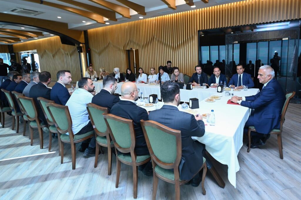 Kültür Yolu 2027’de 32 şehre ulaşacak 5 Bakan Mehmet Nuri Ersoy, Kültür Yolu Festivali’nin 2027’de 32 şehirde yapılacağını ve deprem bölgesindeki kültürel miras yatırımlarının 34 milyar liraya ulaşacağını açıkladı. - Türkiye'de İş Dünyası Dergisi