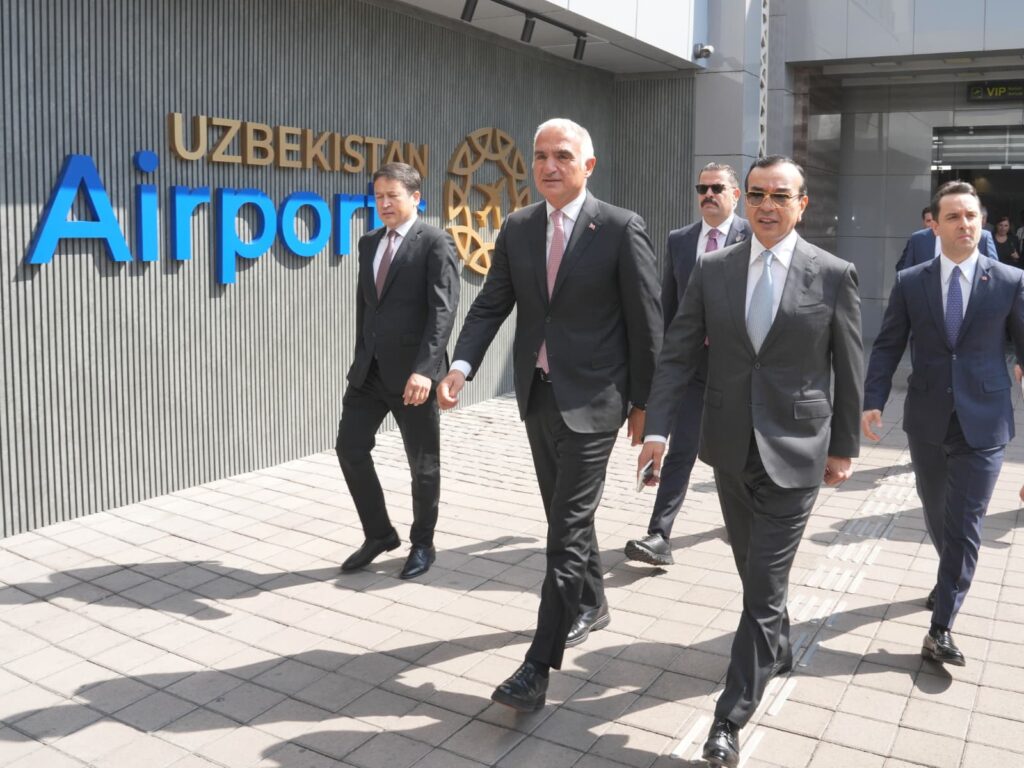Türkiye ile Özbekistan arasında turizm ve kültür iş birliği güçleniyor 5 Kültür ve Turizm Bakanı Mehmet Nuri Ersoy, Taşkent temaslarında turizm, yayıncılık ve kültür alanındaki iş birliklerini değerlendirdi. TEDA kapsamında Özbekistan’da 25 esere çeviri desteği verildi.-Türkiye'de İş Dünyası Dergisi