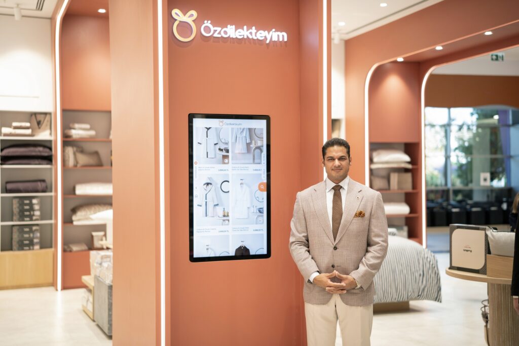 Özdilek Holding, 55. yılında 120 milyon dolarlık üretim kompleksi, 45 milyon dolarlık lojistik merkezi, Manhattan mağazası ve yenilenebilir enerji yatırımlarıyla büyüme planını açıkladı.- TÜRKİYE'DE İŞ DÜNYASI