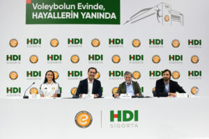 Eczacıbaşı Spor Salonu’nun adı üç sezon boyunca HDI Sigorta Spor Salonu oldu 3 Simge Akoz Firuzan Iscan Faruk Eczacibasi Ali Atalik