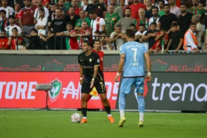 Amedspor sahasında Trabzonspor'u 2-1 mağlup etti 4 cdc911700744f06ec82d7d4ff9b7fcd5