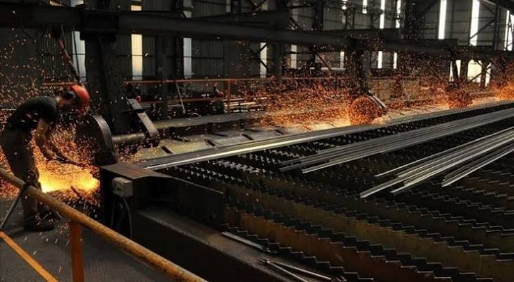 İnşaat malzemeleri sanayisi temmuz ayında faaliyetlerini sürdürürken güven ve beklenti endekslerinde düşüş yaşandı. TÜRKİYEDE İŞ DÜNYASI DERGİSİ İnşaat malzemeleri sanayisi temmuz ayında faaliyetlerini sürdürürken güven ve beklenti endekslerinde düşüş yaşandı. TÜRKİYEDE İŞ DÜNYASI DERGİSİ