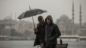 istanbul saganak aa 2142574