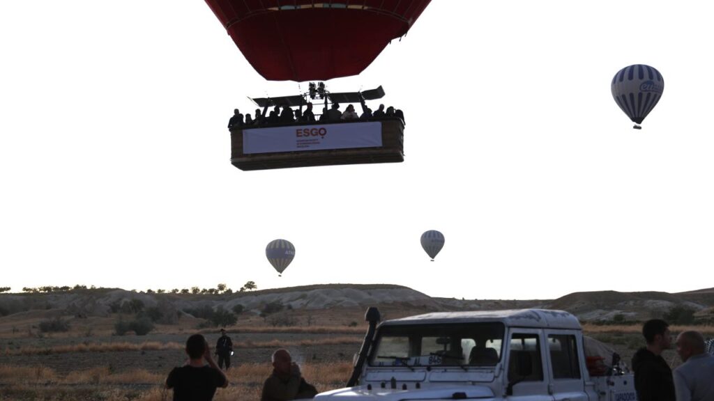 Kapadokya semalarında rahim ağzı kanserine karşı farkındalık uçuşu 3 kapadokya balon aa 2487123