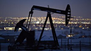 Jeopolitik gerilim sürüyor: Petrol fiyatıları 100 doları aştı 4 petrol 1476011