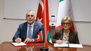 Türkiye ve İtalya arasında çalışma hayatında yeni mutabakat 3 romada imzalar atildi turkiye ile italya arasinda yeni donem 1815166 20260910211237