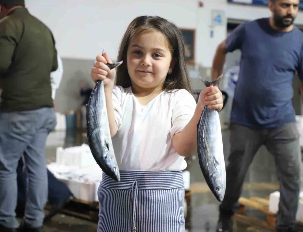 Samsun Balık Hali’nde palamut ve hamsi bolluğu -Türkiye'de İş Dünyası Dergisi