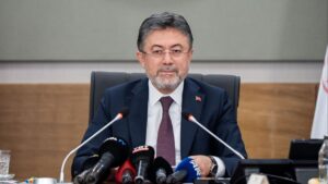 Bakan Yumaklı duyurdu: Gübre tedarikinde kısıtlama beklenmiyor 3 yumakli 2389518