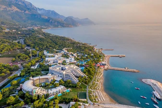 Kültür ve Turizm Bakan Yardımcısı Nadir Alpaslan: Yabancı platformlara yeni kurallar geliyor 3 Yabancı dijital konaklama platformlarına izin belgesi, Türkiye’de temsilci, turizm payı ve vergi yükümlülüğü getiren teklif komisyondan geçti.