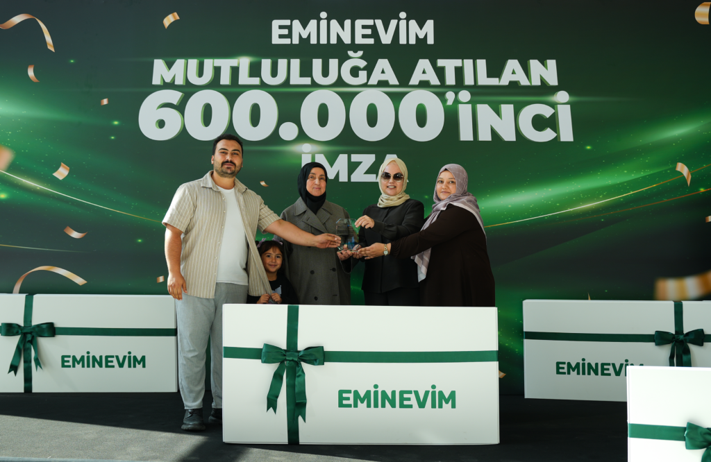Eminevim 600 bininci teslimatını gerçekleştirdi 4 Eminevim, toplam teslimat sayısını 600 bine çıkardı. Şirket, 2026 yılının ilk dokuz ayında 190 bini aşkın teslimat gerçekleştirdiğini açıkladı.