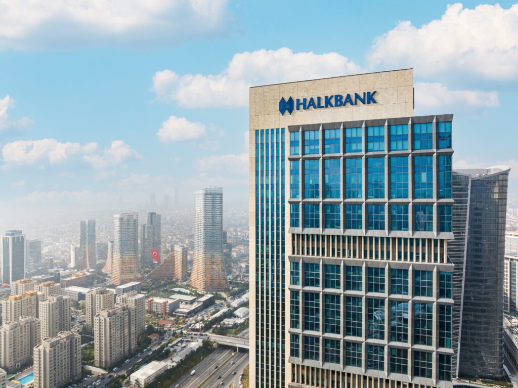Halkbank'tan ücretsiz yaşam boyu eğitim: "Halkın Akademisi" kapılarını açtı 3 1792500695 HALKBANK B NA