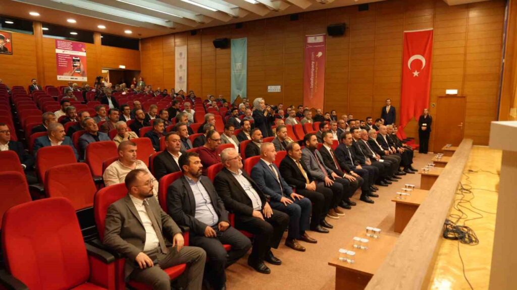 Konya Ticaret Odası’nın yeni dönem yönetim kurulu seçimlerinde Selçuk Öztürk oy birliğiyle yeniden Yönetim Kurulu Başkanı oldu.