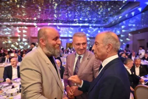 3W84 of hayrat cemiyetinin ahde vefa gecesi unlu isimleri bulusturdu