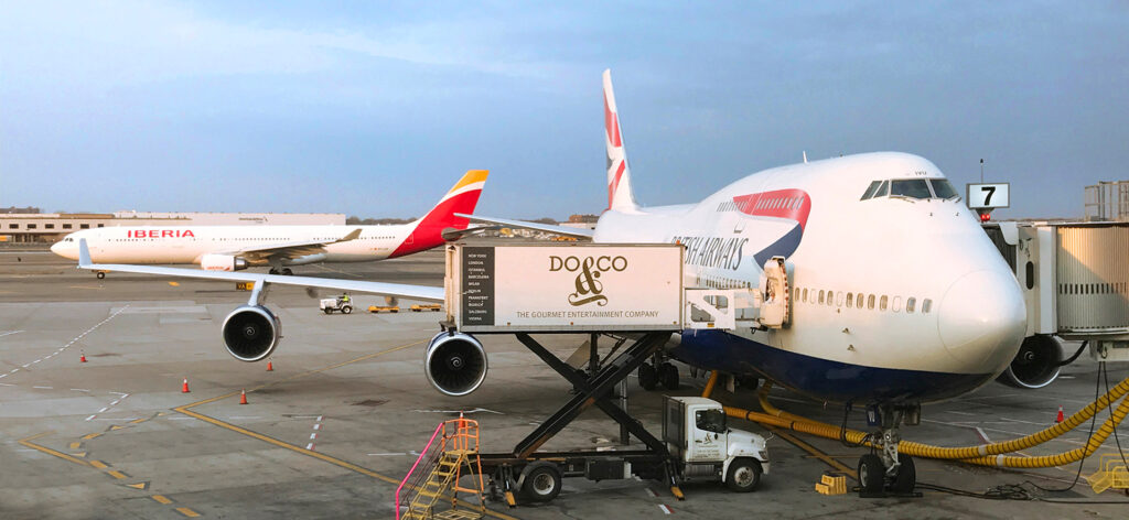 BA 747 with Highloader