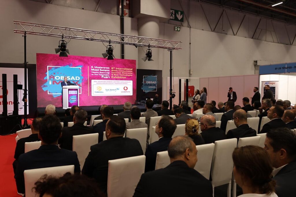 MOBİSAD-IMEX 2026 teknoloji ekosistemini İstanbul’da buluşturdu 4 MOBİSAD-IMEX 2026, 100’ün üzerinde firma ve 210 start-up’ı İstanbul’da buluşturdu. Fuarın gündeminde yapay zekâ, girişimcilik ve yazılım ihracatı yer alıyor.