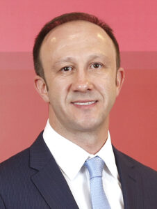 PwC Turkiye Eglence ve Medya Sektoru Lideri Cenk Uslu.jpg