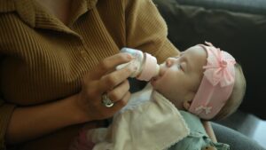 İş yerlerinde kreş ve emzirme odası zorunluluğu geliyor 6 anne bebek 2364527
