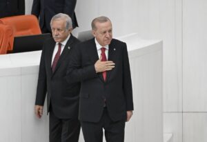 Erdoğan'dan TBMM açılışında 'fon' ve 'yeni anayasa' mesajı: Kimsenin hakkını yedirmeyiz 5 cumhurbaskani erdogandan fon aciklamasi kimsenin hakkini yedirmeyiz 1819871 202610011514 20261001151428 7