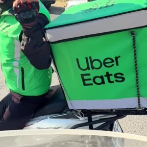 Uber Eats kuryelerinden düşük ücret tepkisi: "Bedavaya paket taşıyoruz" 3 istanbul pendikte uber eats kuryesinin tehlikeli carpmasi ve tehdidi 1 768x768