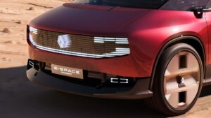 renault nun ikonik minivani elektrikli olarak geri donuyor211313 5