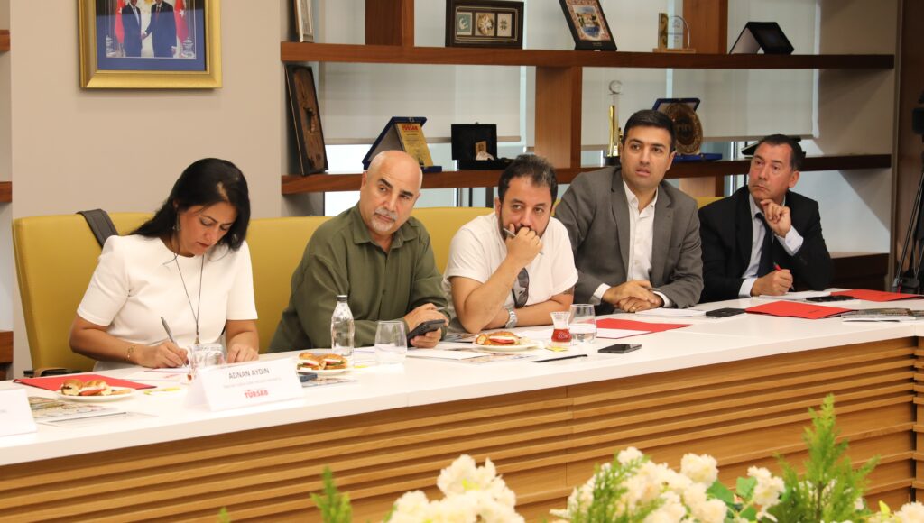 TÜRSAB: Eşit şartlarda rekabet istiyoruz, kapitülasyona karşıyız 5 türsa gazeteciler